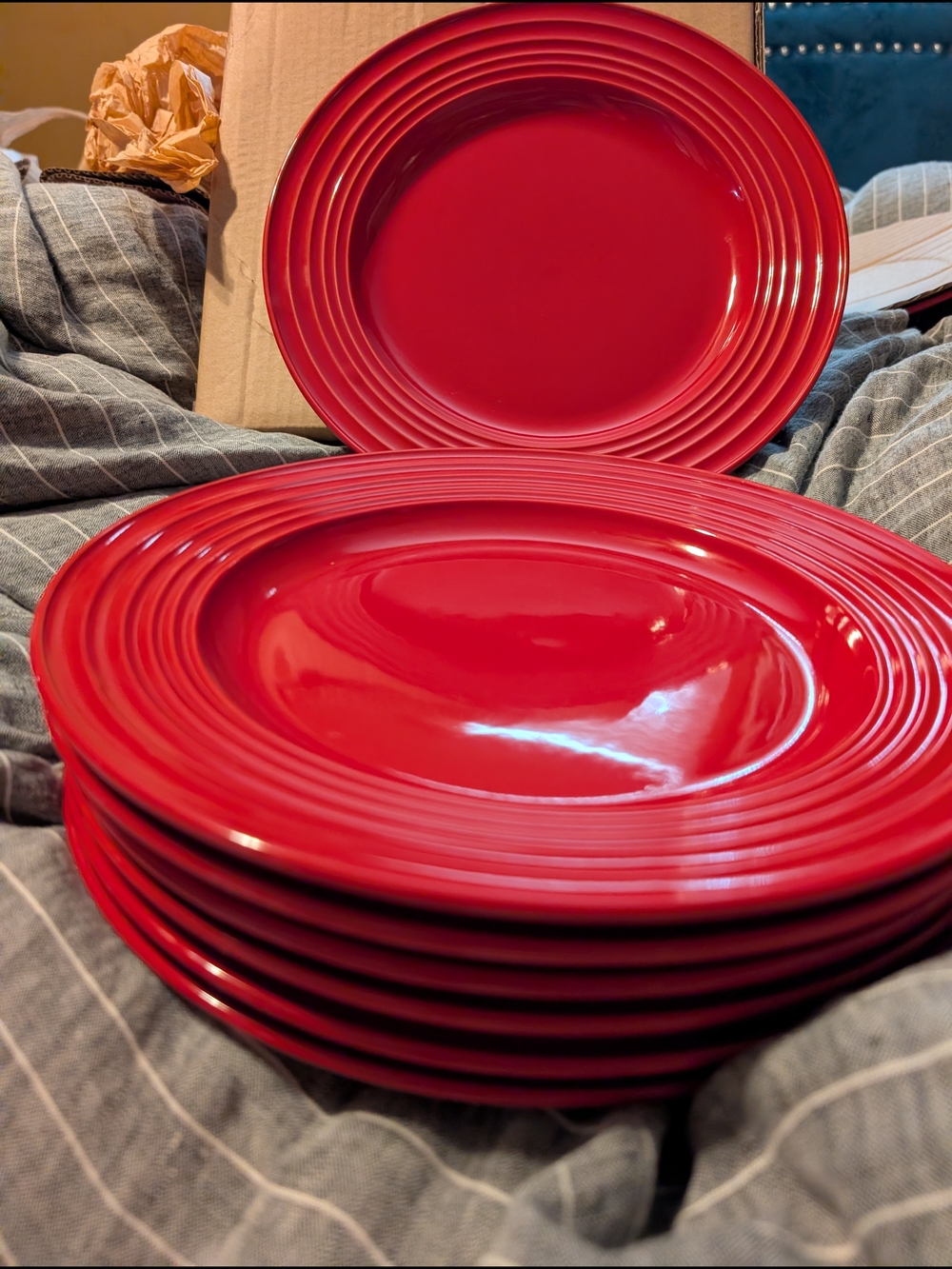 Gibson Red Dinner Plates – Classic Ribbed Design